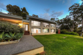 Lesmurdie Lodge, Perth